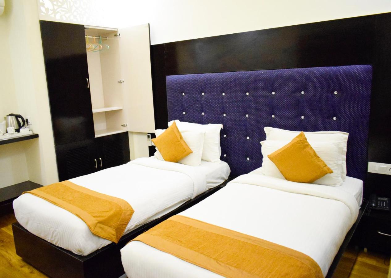 Hotel Pearl Blue Agra  Buitenkant foto