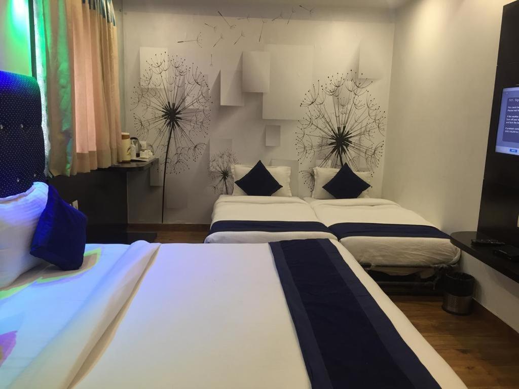 Hotel Pearl Blue Agra  Buitenkant foto